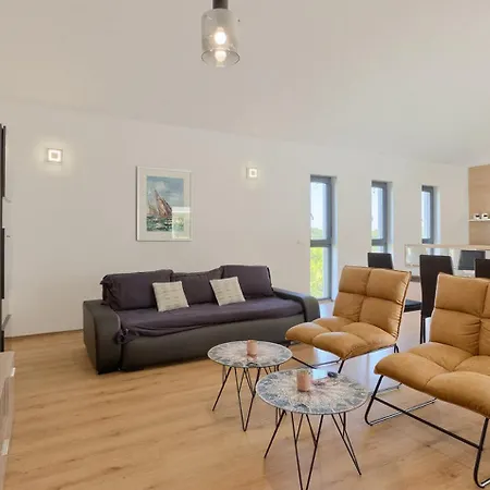 Lia For 6 People Near Pula With Children Playground And Private Pool Villa *