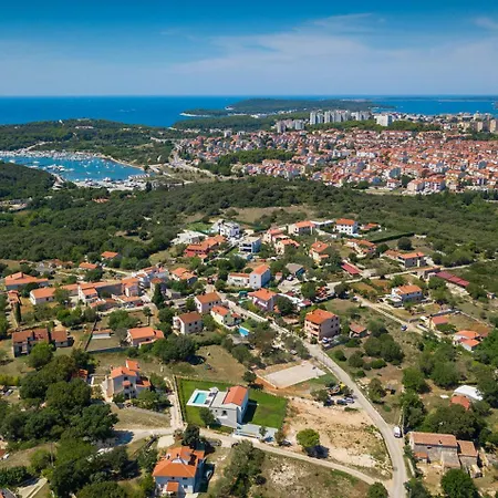 Lia For 6 People Near Pula With Children Playground And Private Pool *