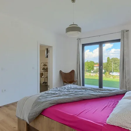 Lia For 6 People Near Pula With Children Playground And Private Pool Βίλα *